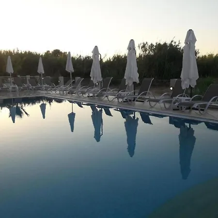 Hotel Carisa And Maleme (Crete)